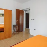 And Josipa Apartment *