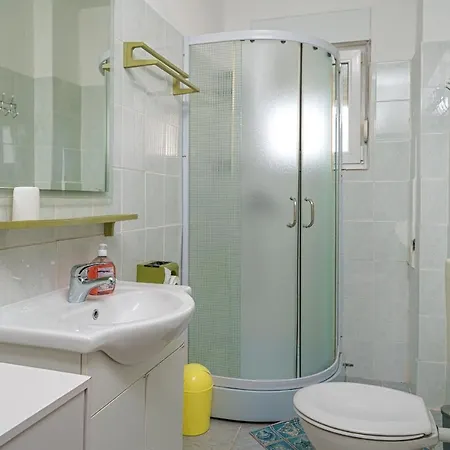 And Josipa Apartment *