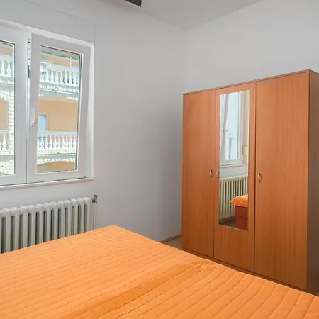 Apartment And Josipa Vodice