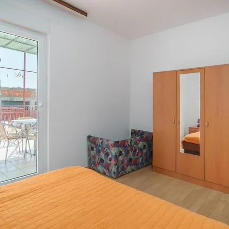 And Josipa דירה וודיצה