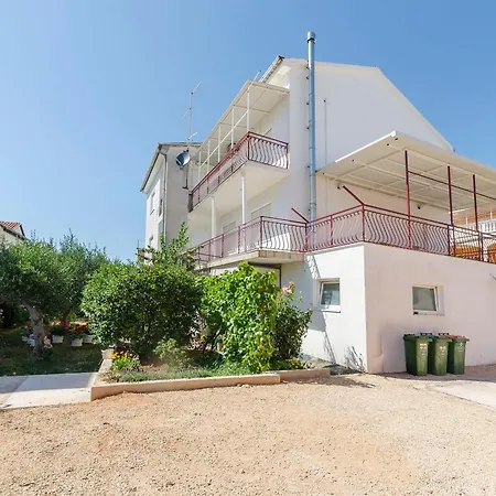 Apartment And Josipa Vodice
