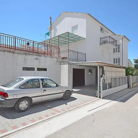 And Josipa Apartment *